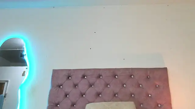 laurenlaine online show from July 22, 11:39 pm