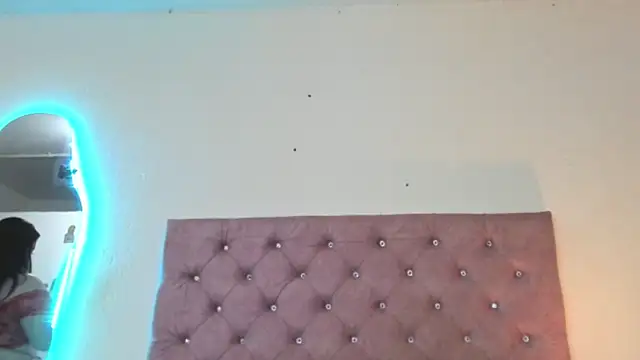 laurenlaine online show from June 10, 11:58 pm
