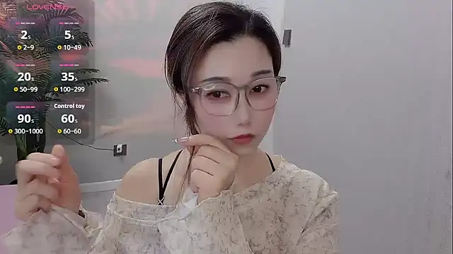 Yunxi- online show from May 8, 1:47 pm