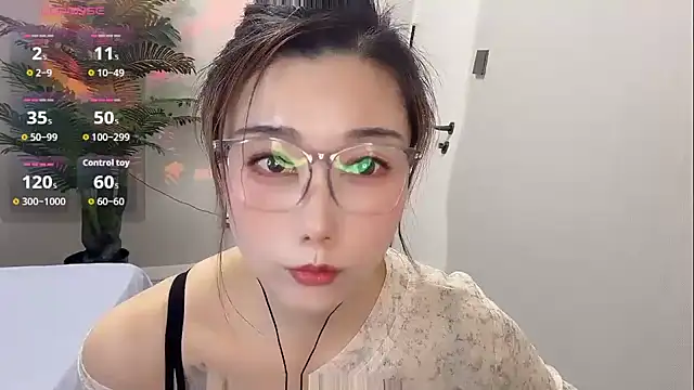 Yunxi- online show from May 12, 2:13 pm