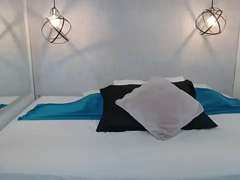 Migatica johnson12 online show from May 8, 3:32 am
