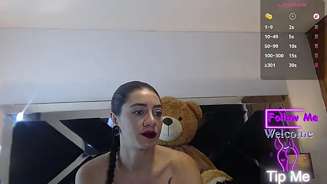 MoonBlue95 online show from May 29, 11:57 pm