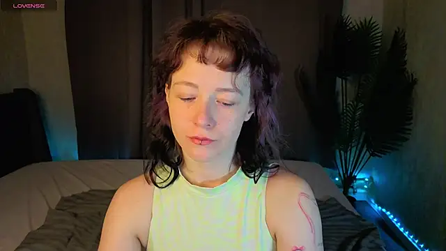Ricki Bloom online show from April 26, 1:03 am