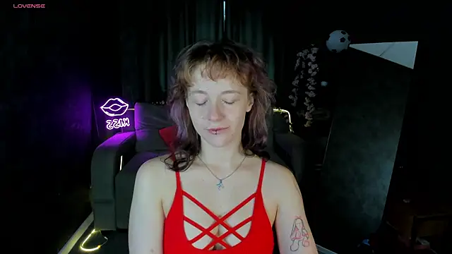 Ricki Bloom online show from July 26, 1:13 am