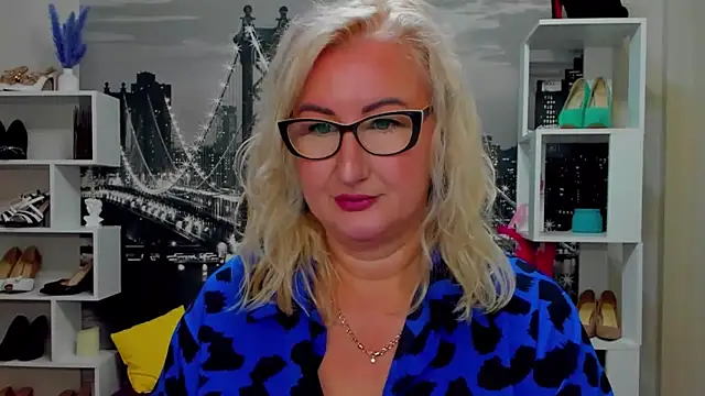 DianaFrances online show from May 13, 7:58 am