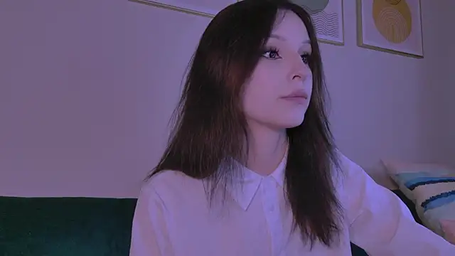 claire bennett  online show from April 13, 1:29 am