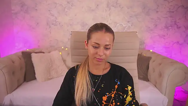 DoveLovee online show from June 11, 1:19 pm