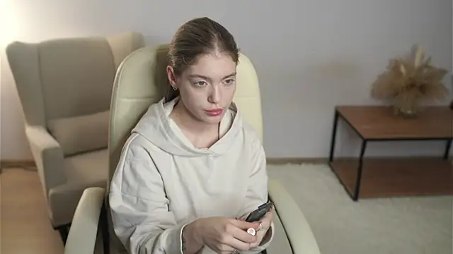 PetraFairbrother online show from April 12, 12:41 pm