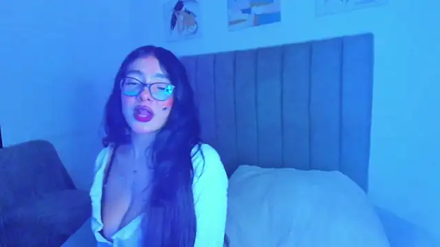britanny jones1 online show from July 24, 2:04 pm