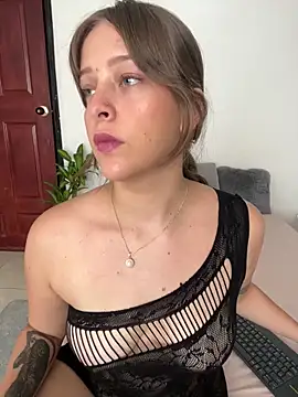 Mari Rouse online show from May 17, 2:16 pm