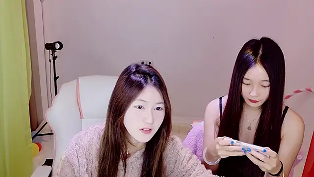 Xiongchumo1120 online show from May 2, 2:26 am