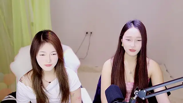 Xiongchumo1120 online show from April 15, 2:34 am