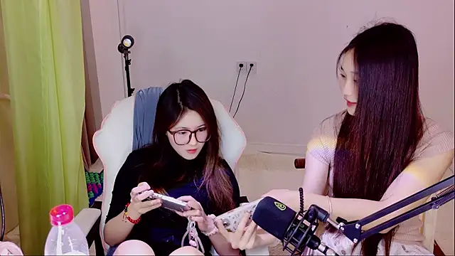 Xiongchumo1120 online show from May 30, 3:15 am