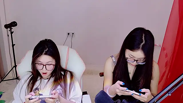 Xiongchumo1120 online show from May 16, 3:53 am