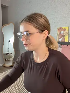 KimEvanss online show from May 31, 5:24 am