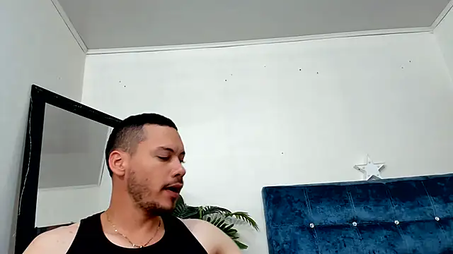 Aronandmoli69 online show from July 28, 3:21 pm