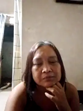 jeanyummytits online show from May 14, 1:50 pm