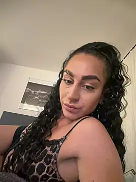 CurlyRouge online show from June 2, 10:11 pm