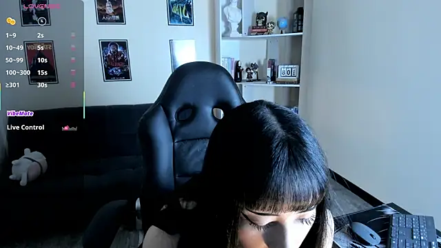 Ravenelle  online show from June 14, 8:31 pm