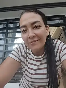 LuluDream online show from July 28, 11:15 pm