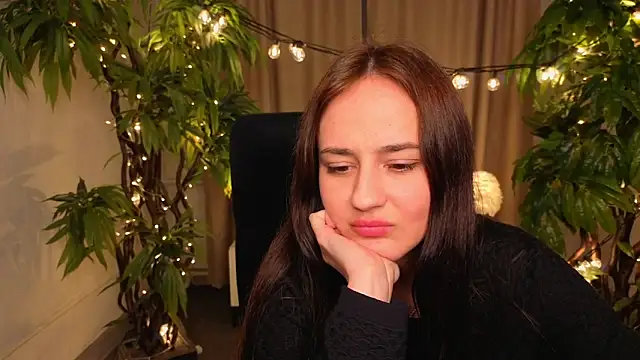 VirginiaStevens online show from April 17, 3:58 pm