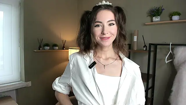 Peaches Peaches online show from April 23, 9:39 am