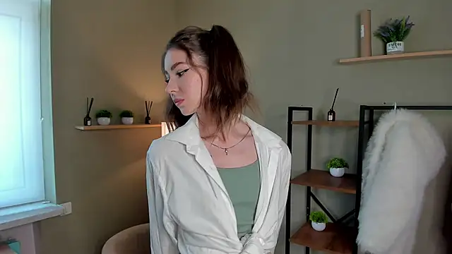 Peaches Peaches online show from May 18, 10:43 am