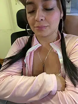 Selene  Ferrer online show from April 14, 5:35 pm