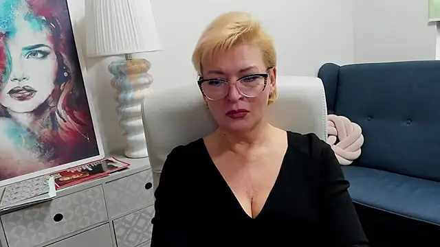 luna xfantasy online show from April 22, 6:43 am