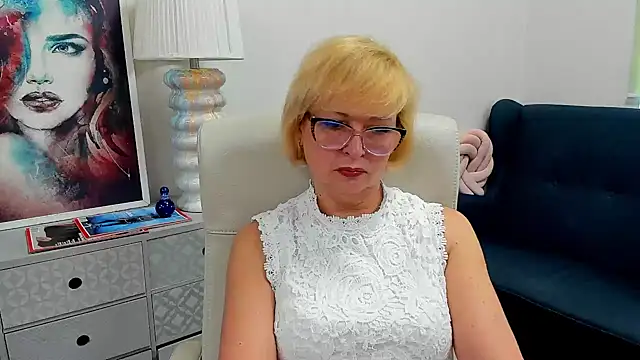luna xfantasy online show from June 18, 6:48 am