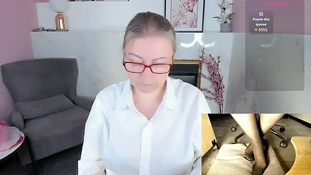 Alexandra Kind online show from July 21, 8:42 pm