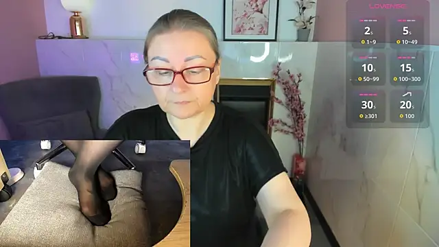 Alexandra Kind online show from July 28, 8:45 pm