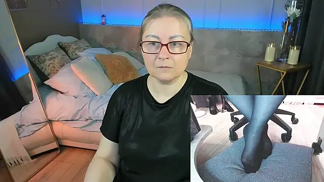 Alexandra Kind online show from July 26, 1:52 pm