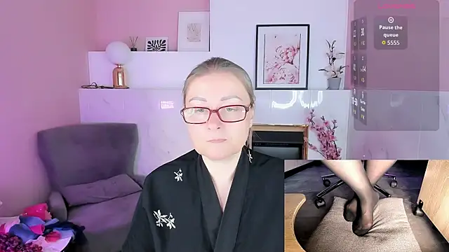 Alexandra Kind online show from July 24, 8:49 pm