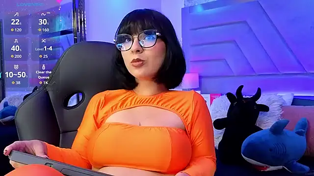 HaniKuspoka online show from May 31, 7:59 pm