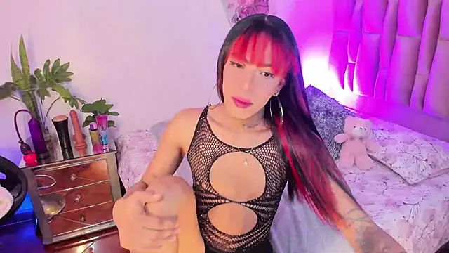 nicolebrunett online show from July 29, 4:18 pm