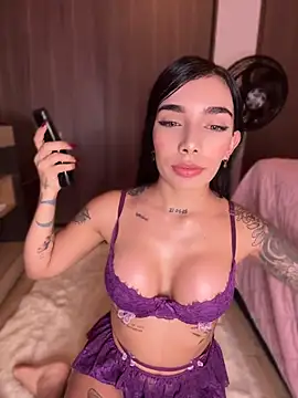 milasantana  online show from May 10, 10:34 pm