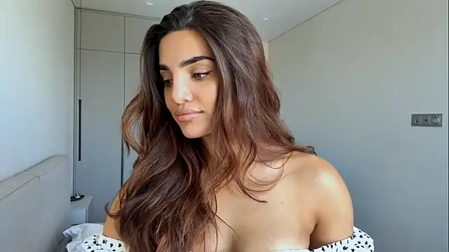 MelindaReny online show from May 9, 8:16 am