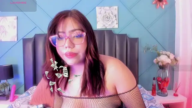 MiluVegaa  online show from May 19, 11:50 am