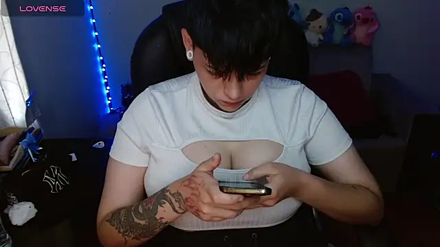 Liam iker online show from July 28, 8:52 pm