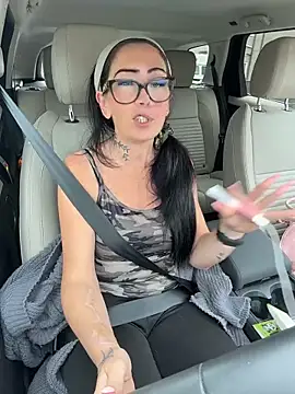 Its Lush Lily online show from June 17, 9:43 am