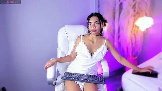 Scarrlethx online show from May 7, 5:38 pm