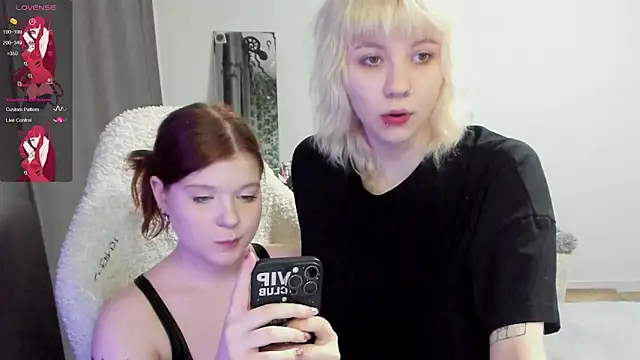 DivaDaisies online show from April 17, 8:33 pm