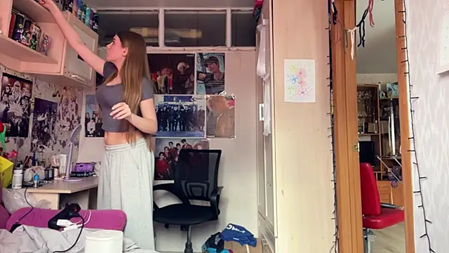 SmileShae online show from April 17, 10:06 am