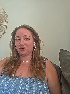 arielsweetieee online show from July 29, 9:20 am