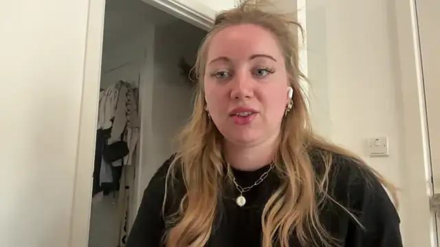 arielsweetieee online show from June 10, 2:16 pm