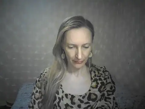 LunaBelle8 online show from April 18, 5:48 pm