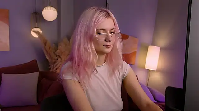 RoxySun  online show from May 24, 5:01 pm