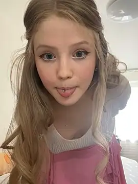 LilianHowards online show from May 4, 11:14 am