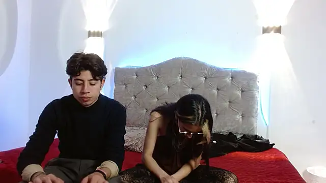 mrandmrsvixencs online show from May 17, 3:49 am
